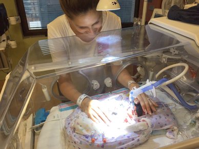 Überleben: Hour by hour, day by day.